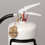 Firebar - unikátny minibar v hasiacom prístroji white